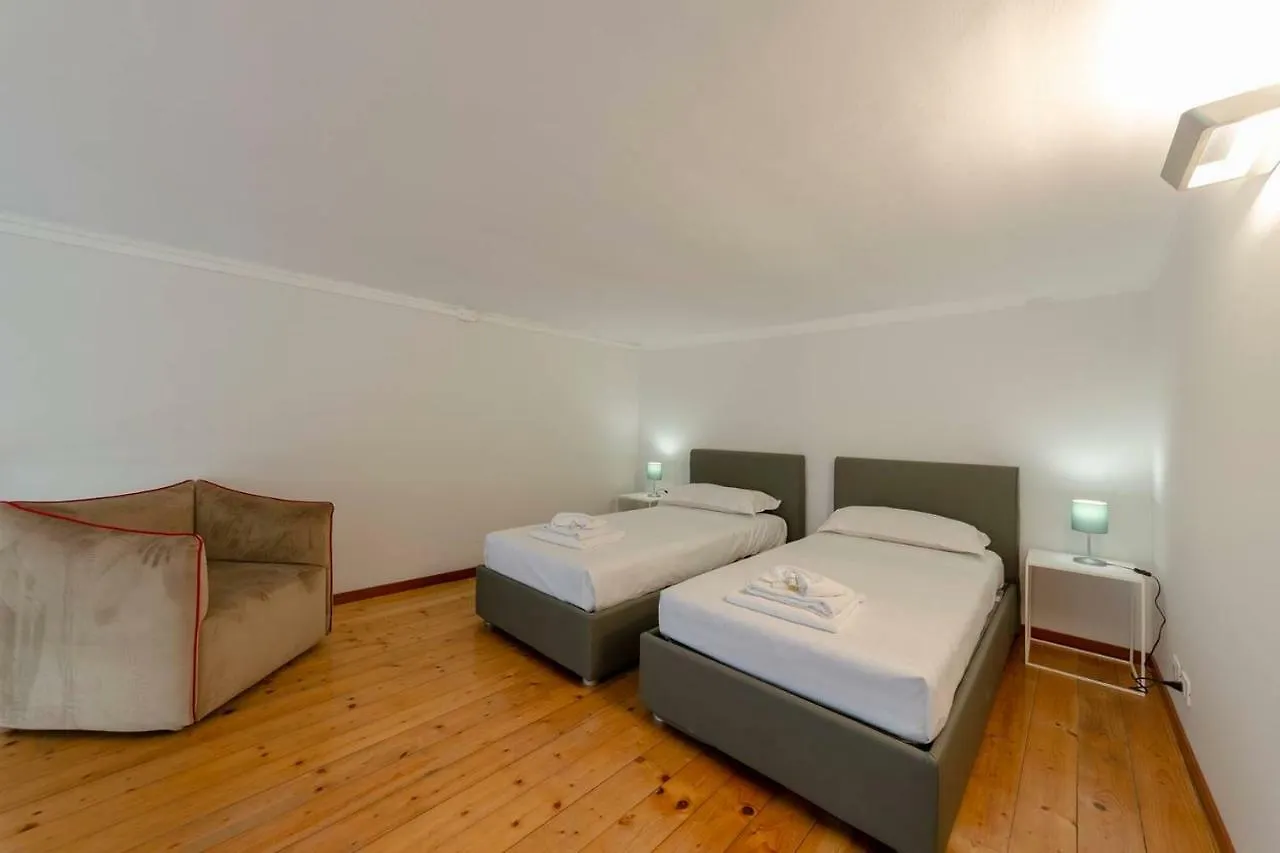 Апартаменты Joivy Elegant Flat For 7, In The Heart Of Генуя 0*,  Италия