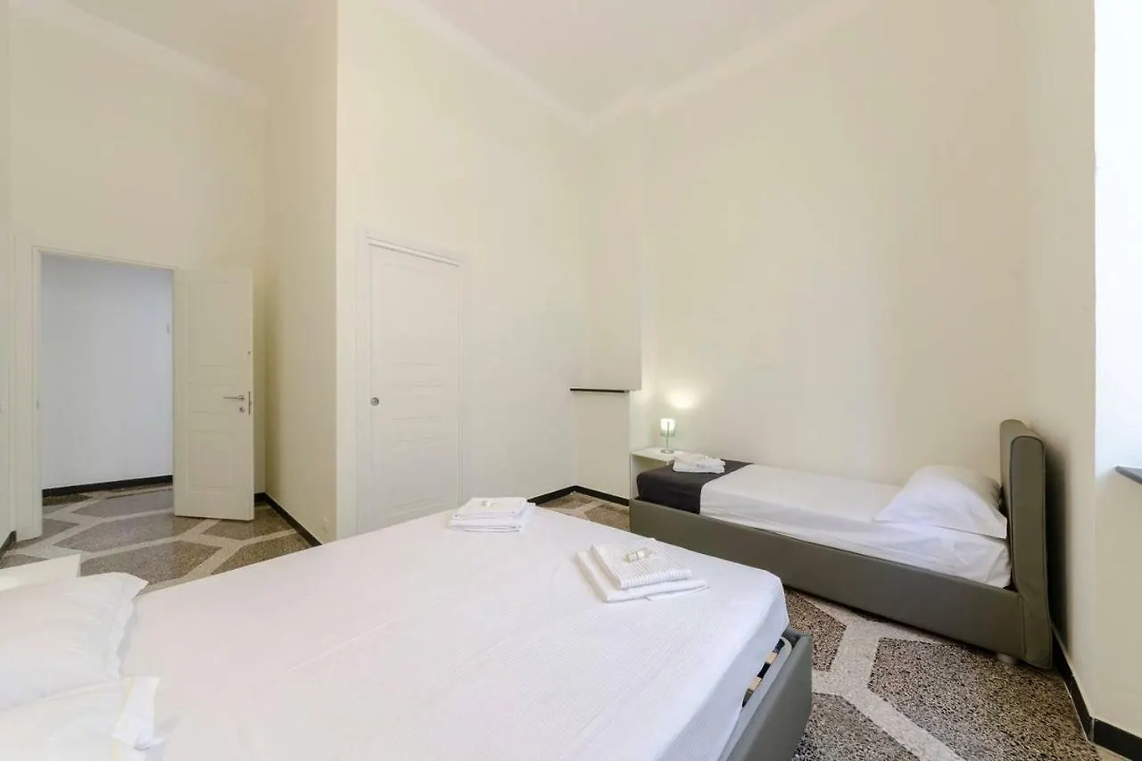 Апартаменты Joivy Elegant Flat For 7, In The Heart Of Генуя